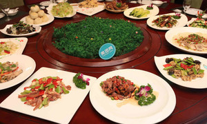 靜雨軒清真茶餐廳 品味西寧美食，享受便捷聚會